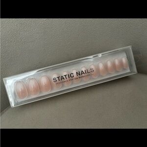 Static Nails Reusable Pop-On Manicure - Mademoiselle